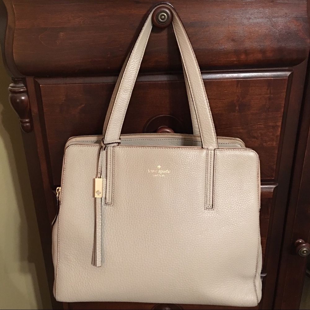 🎉FLASH SALE 🎉 on this leather Kate Spade Bag